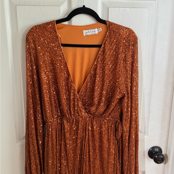 Petal & Pup Melanie Rust Sequin Midi Wrap Dress Size 10 - Picture 3 of 5